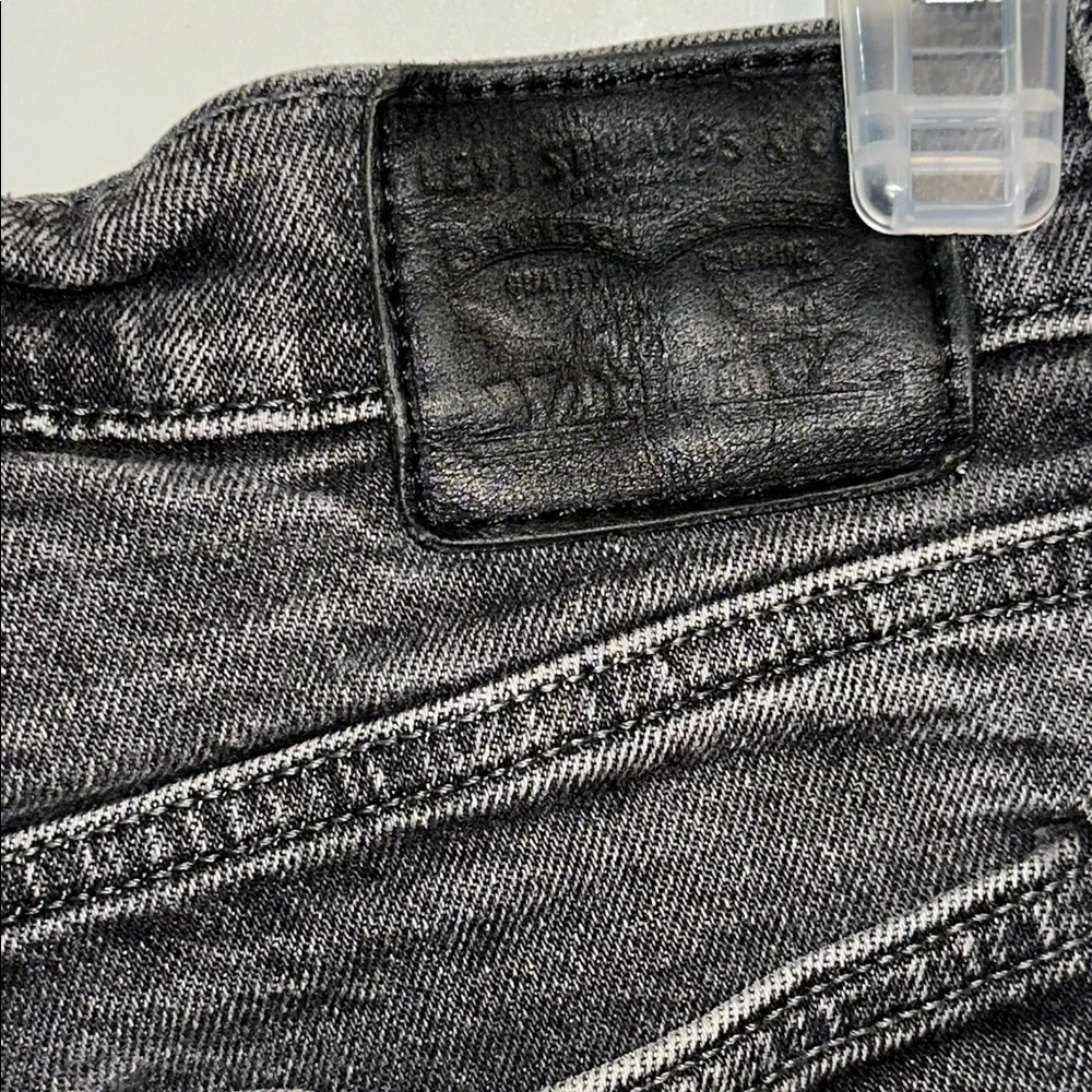 Levi’s High Rise Tapered Jeans - Picture 12 of 17
